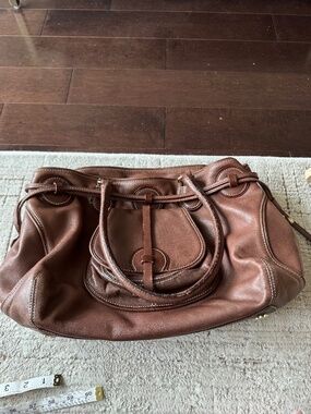 Isaac Mizrahi leather bag in chocolate